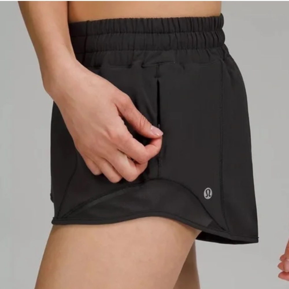 Lululemon Athletica Black HOTTYHOT 2.5INCH